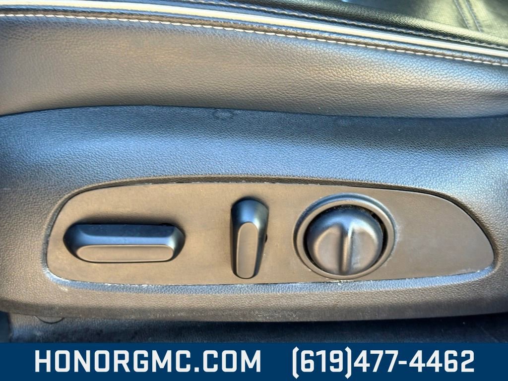 Used 2023 GMC Acadia Denali image 13