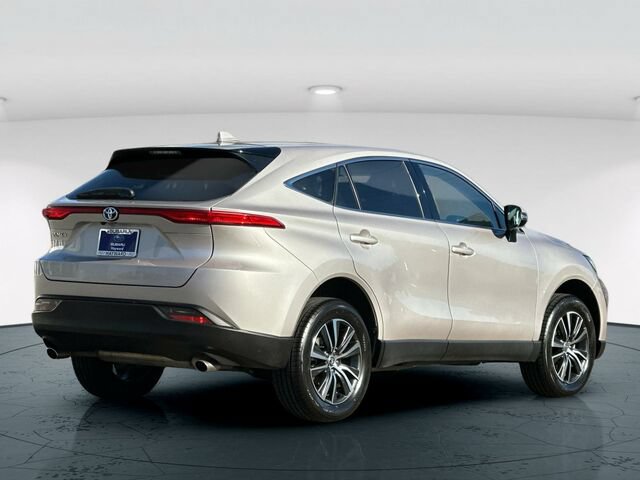 Used 2024 Toyota Venza LE AWD/4WD image 6