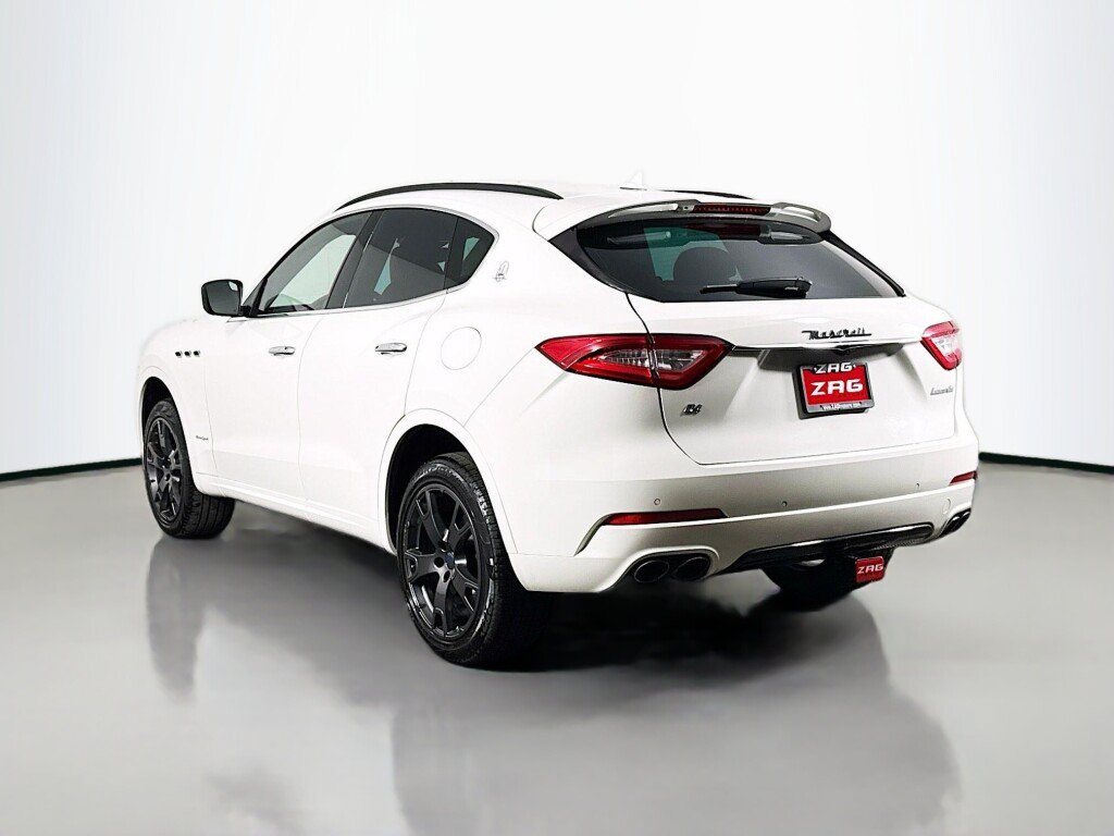 Used 2018 Maserati Levante GranSport AWD/4WD image 3