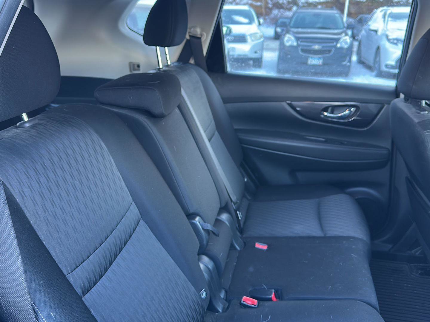 Used 2018 Nissan Rogue SV w/ Sun & Sound Touring Package image 22