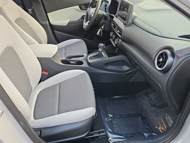 Used 2023 Hyundai Kona SE image 17