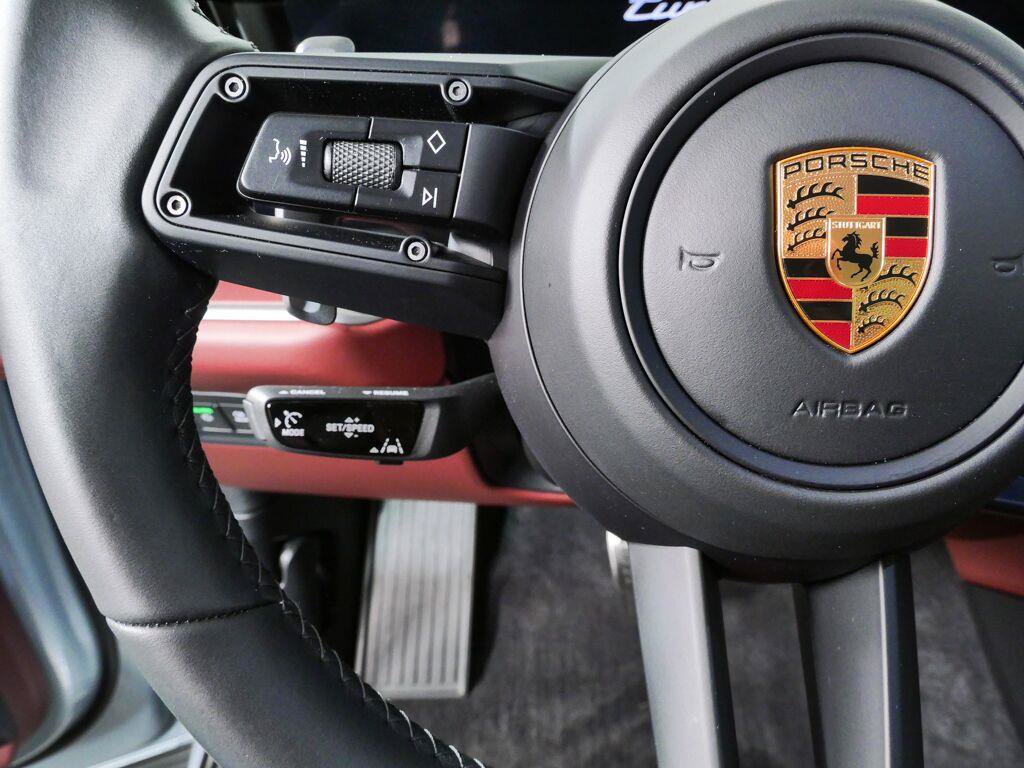 Certified 2024 Porsche Cayenne Turbo AWD/4WD image 10