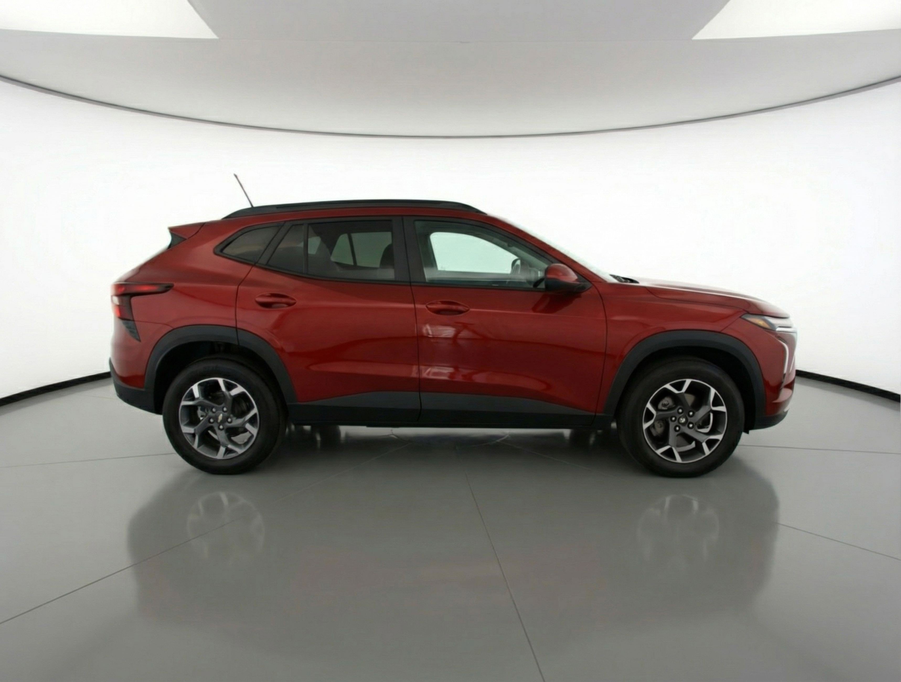 Used 2025 Chevrolet Trax LT w/ LT Convenience Package FWD image 11