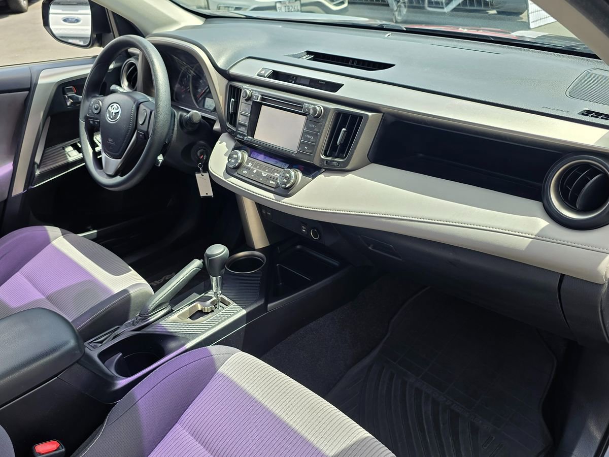 Used 2015 Toyota RAV4 XLE FWD image 10