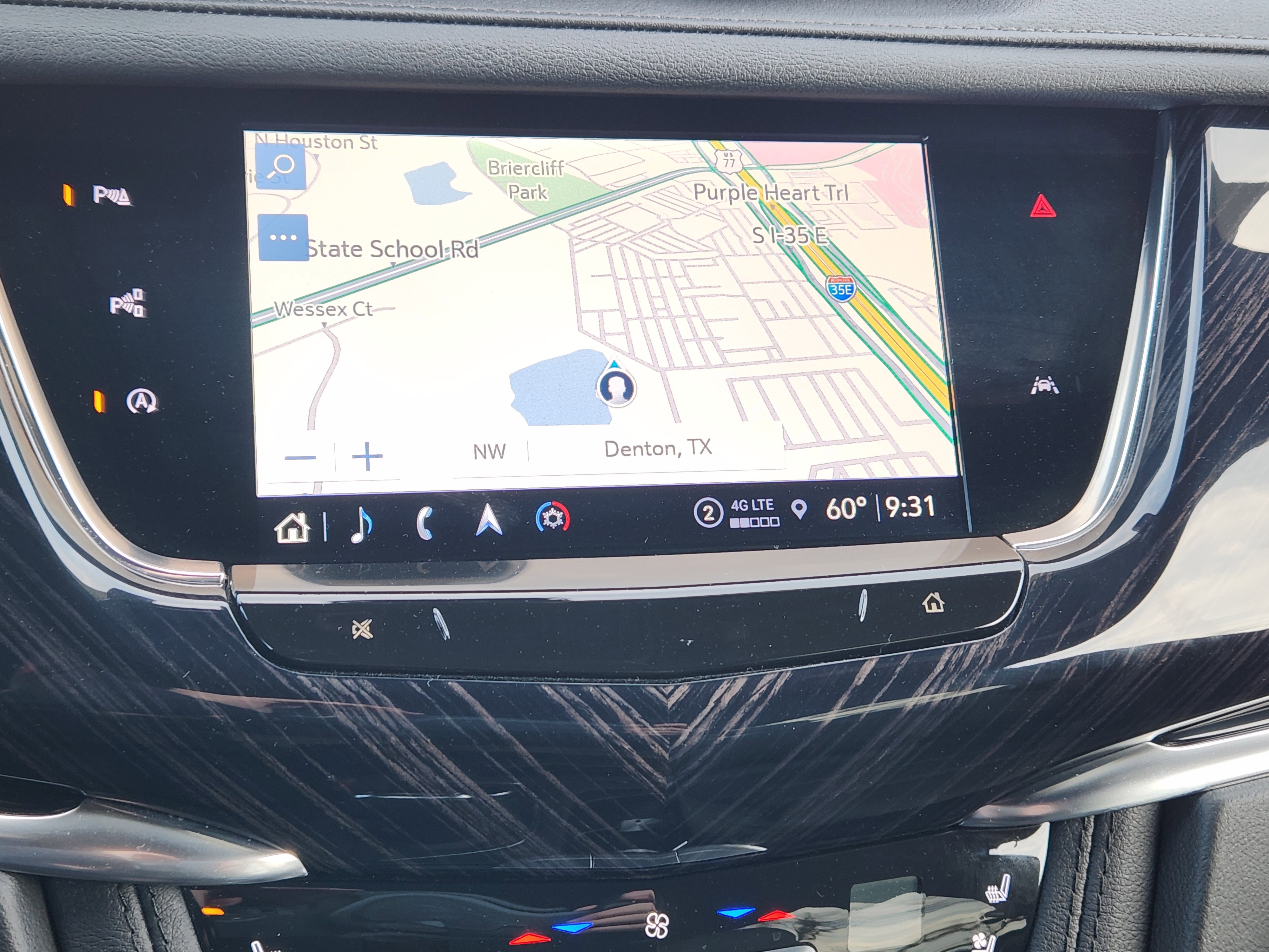 Used 2025 Cadillac XT6 Premium Luxury w/ Technology Package image 17