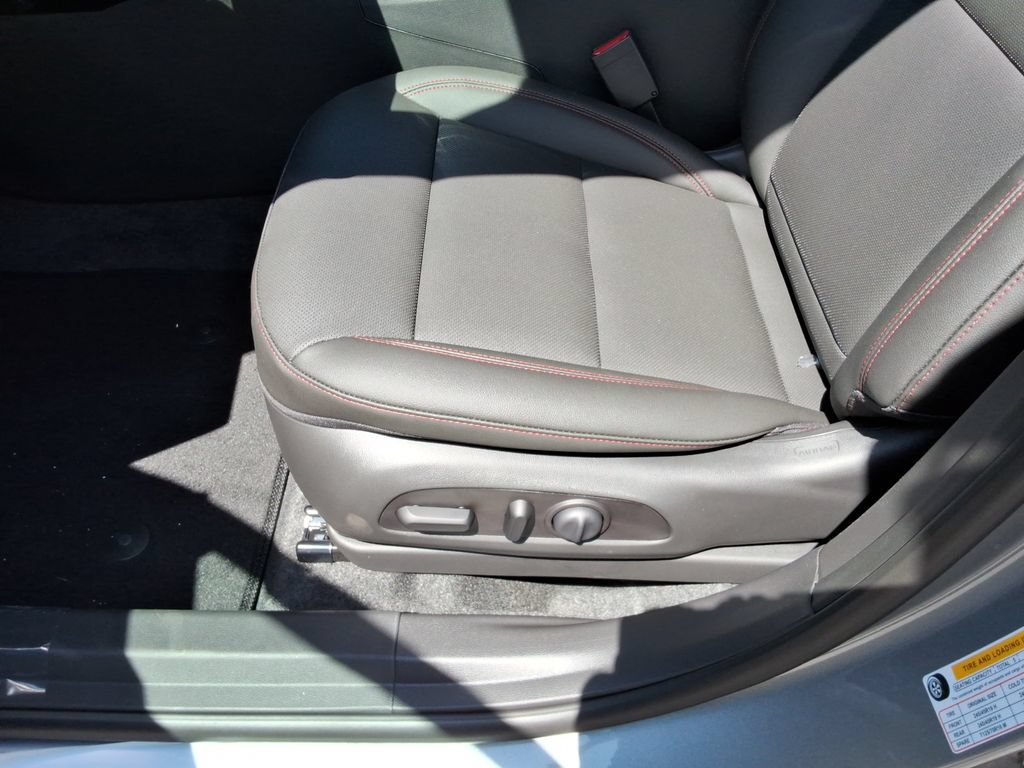 New 2026 Chevrolet Trax RS w/ Sunroof Package FWD image 22