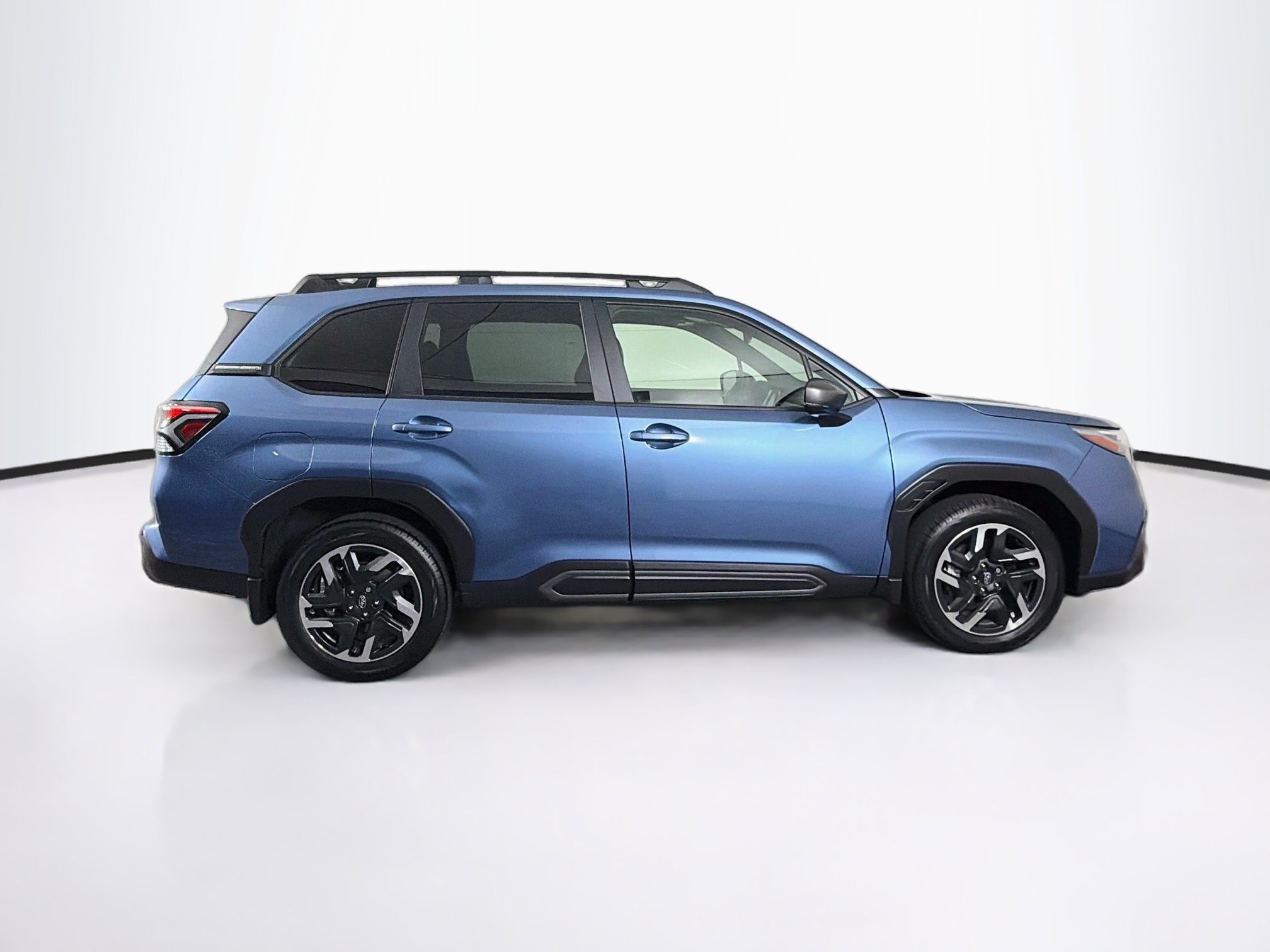 Used 2025 Subaru Forester Limited w/ Popular Package #2 AWD/4WD image 10