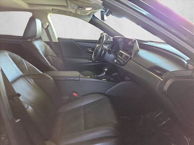 Used 2024 Lexus ES 300h w/ Accessory Package (Z2) FWD image 19