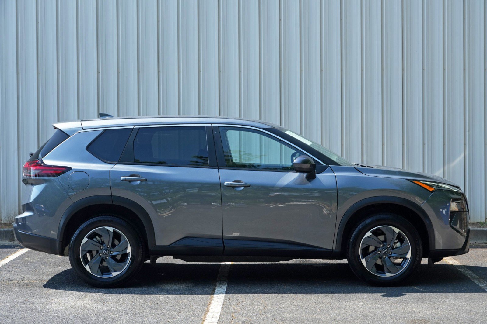 Used 2025 Nissan Rogue SV FWD image 46