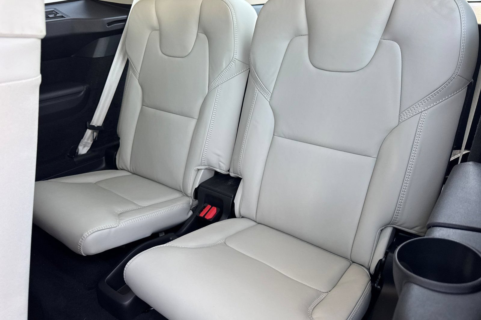 Used 2023 Volvo XC90 T8 Ultimate w/ Protection Package Premier AWD/4WD image 16