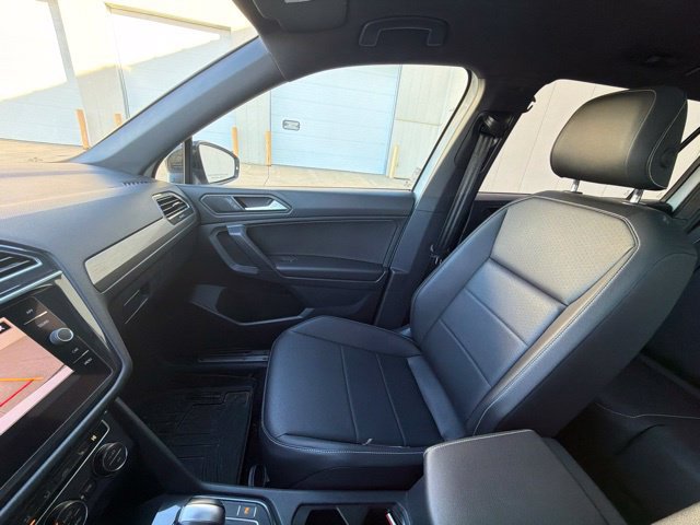 Used 2021 Volkswagen Tiguan SE R-Line AWD/4WD image 27