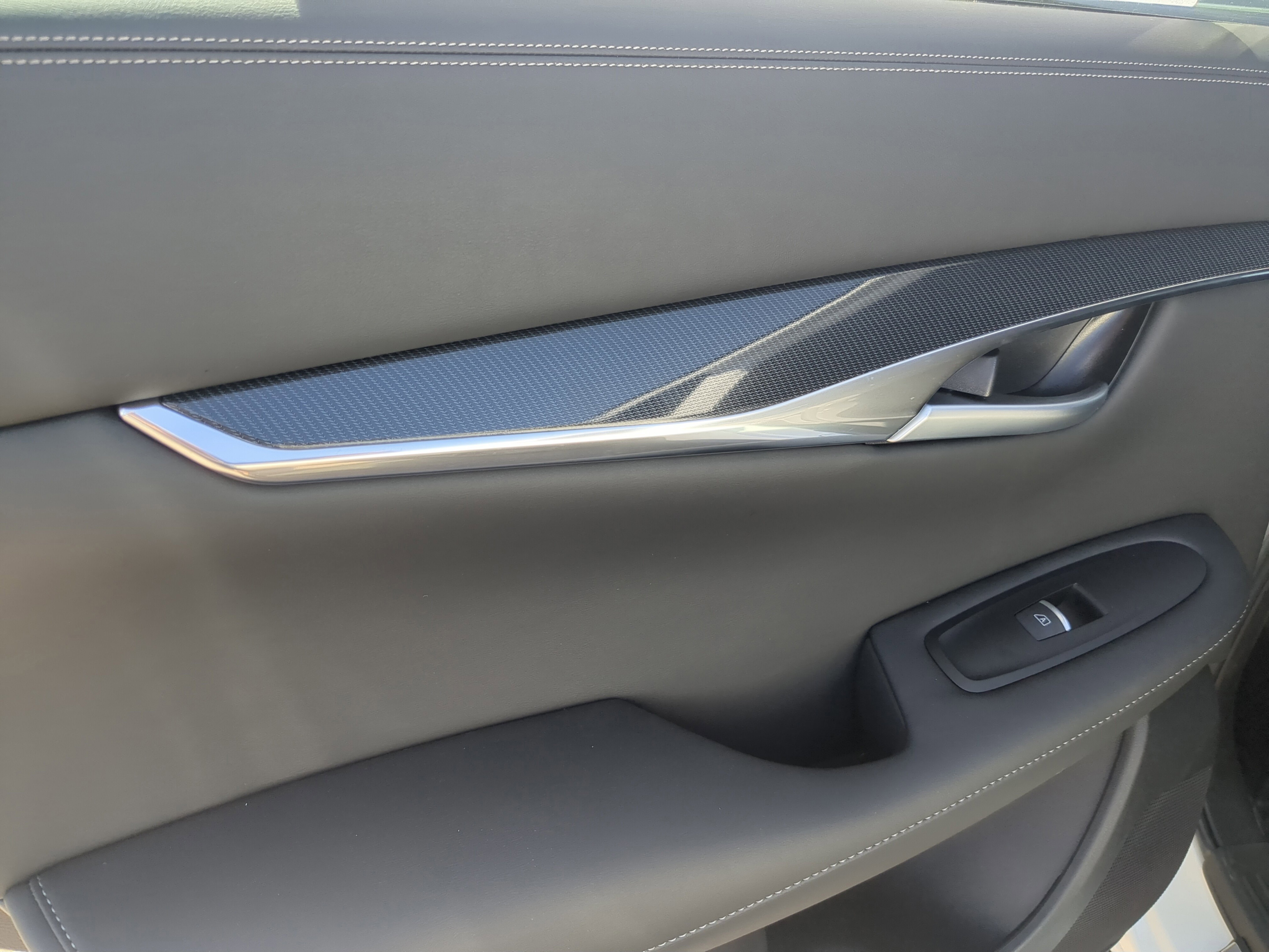 New 2025 INFINITI QX50 Sport image 9