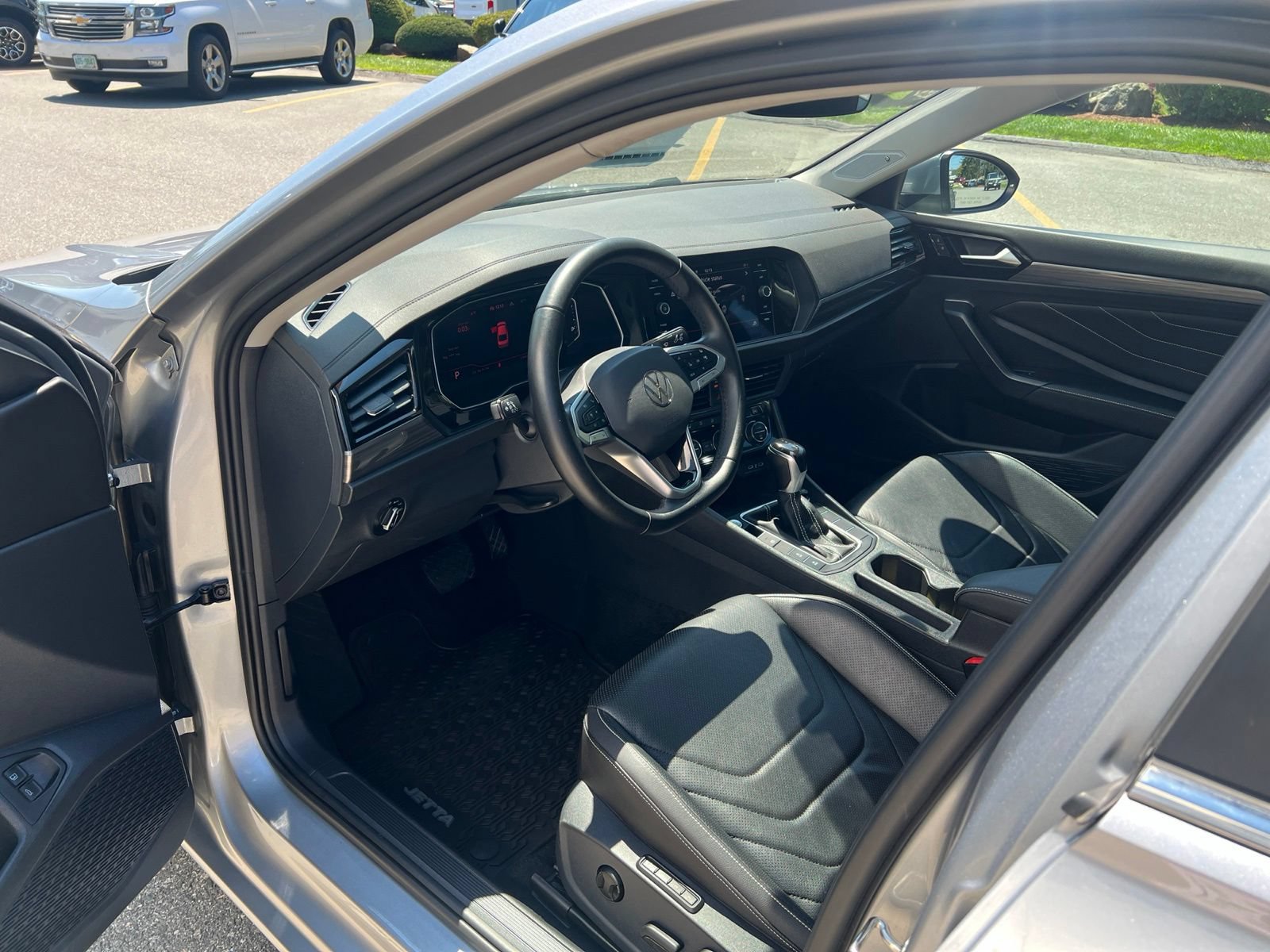 Used 2024 Volkswagen Jetta SEL FWD image 19