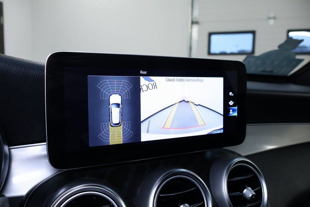 Used 2021 Mercedes-Benz GLC 300 4MATIC image 37