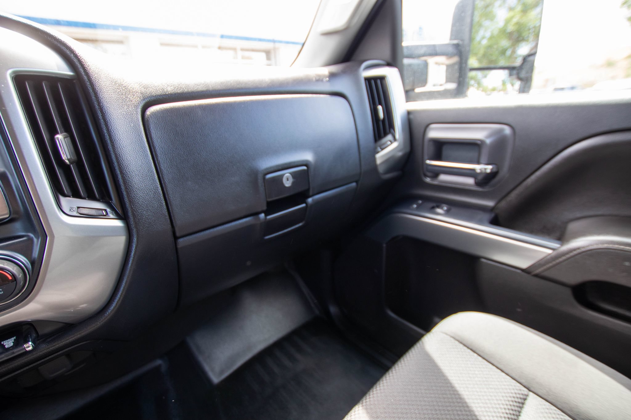 Used 2017 Chevrolet Silverado 2500 LT w/ LT Fleet Convenience Package AWD/4WD image 18
