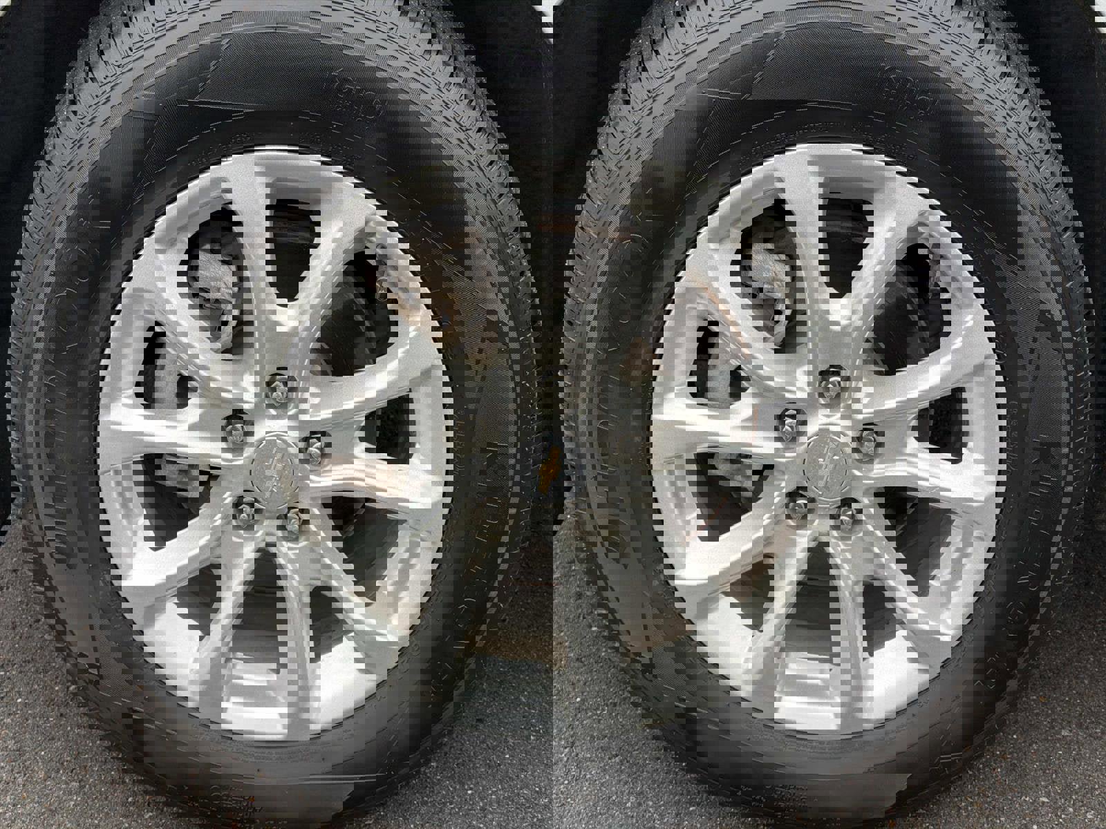 Used 2021 Chevrolet Equinox LS w/ LPO, Floor Liner Package image 13