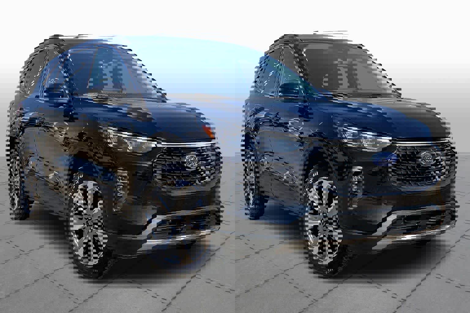 Certified 2025 Ford Escape Platinum image 2