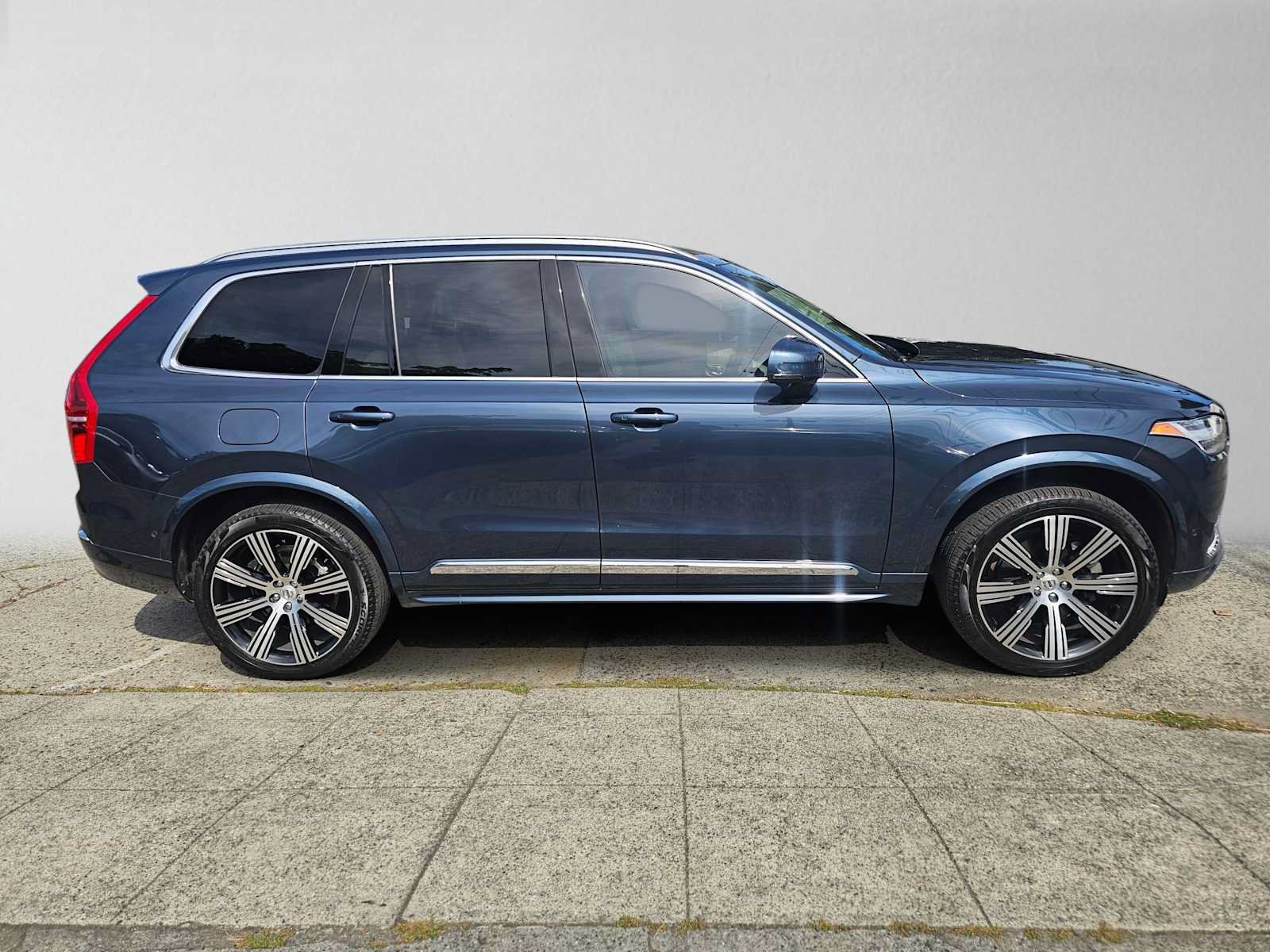 Used 2025 Volvo XC90 B6 Ultra w/ Protection Package Premier AWD/4WD image 2