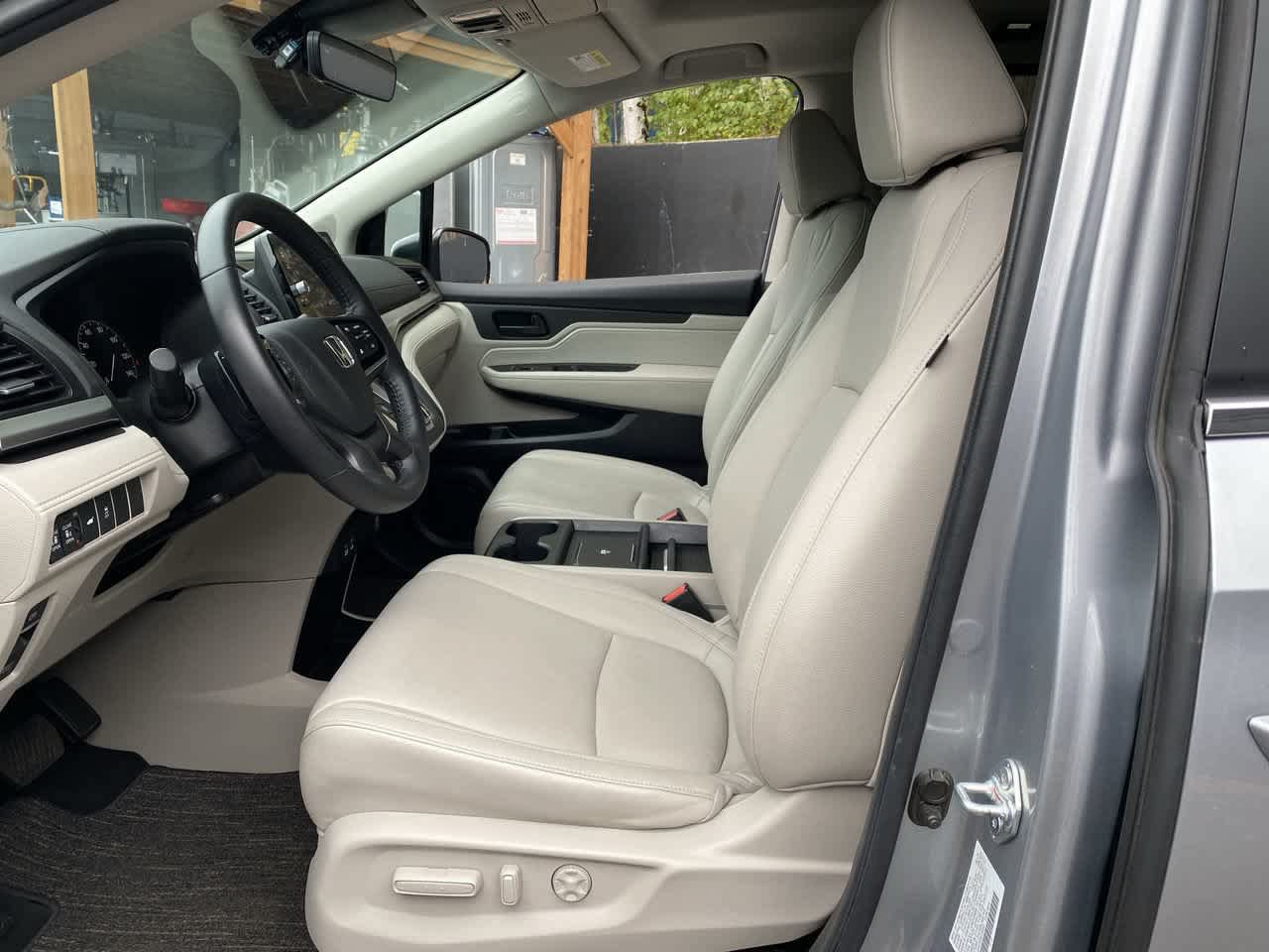 Used 2025 Honda Odyssey EX-L image 12