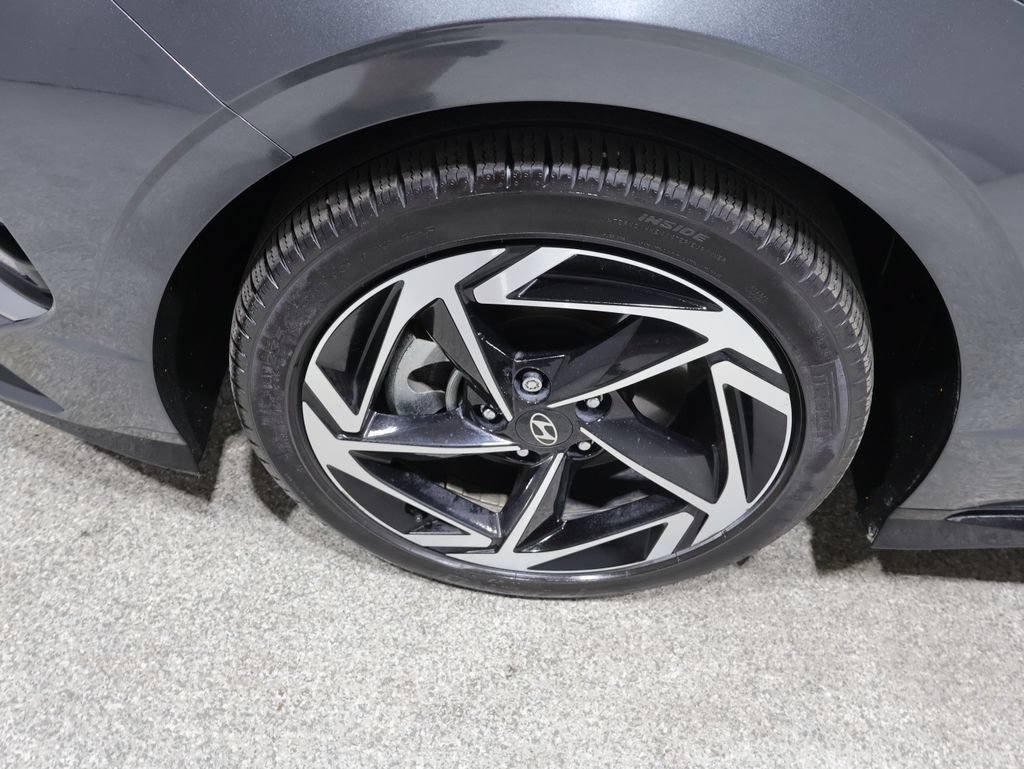 Used 2025 Hyundai Sonata SEL FWD image 9