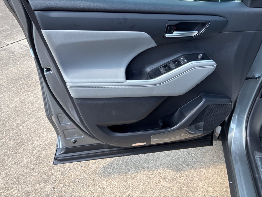 New 2026 Toyota Highlander XLE AWD/4WD image 12