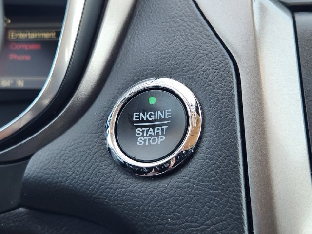 Used 2020 Ford Fusion SE FWD image 24