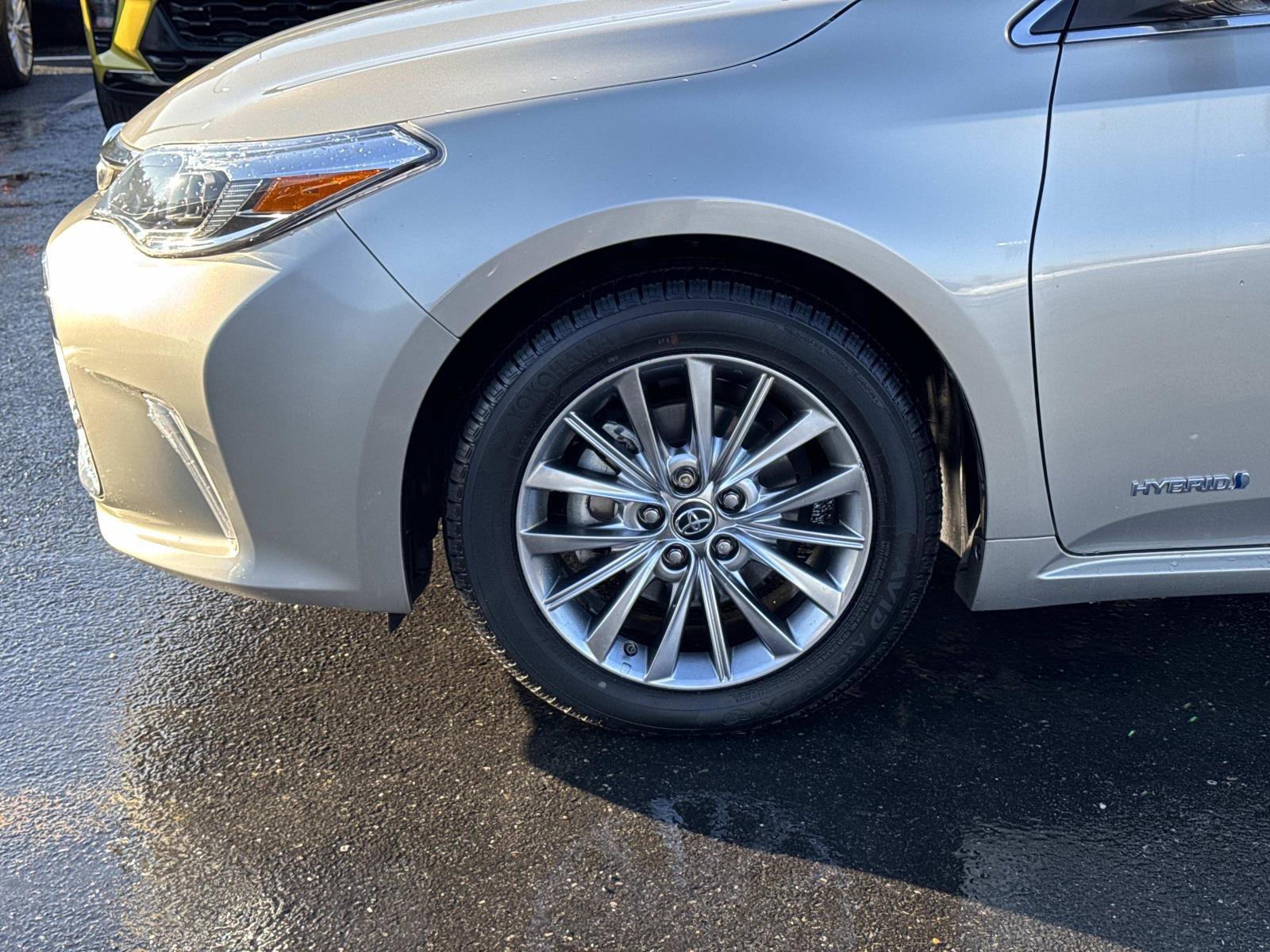 Used 2016 Toyota Avalon Limited w/ Toyota Safety Sense Package image 30