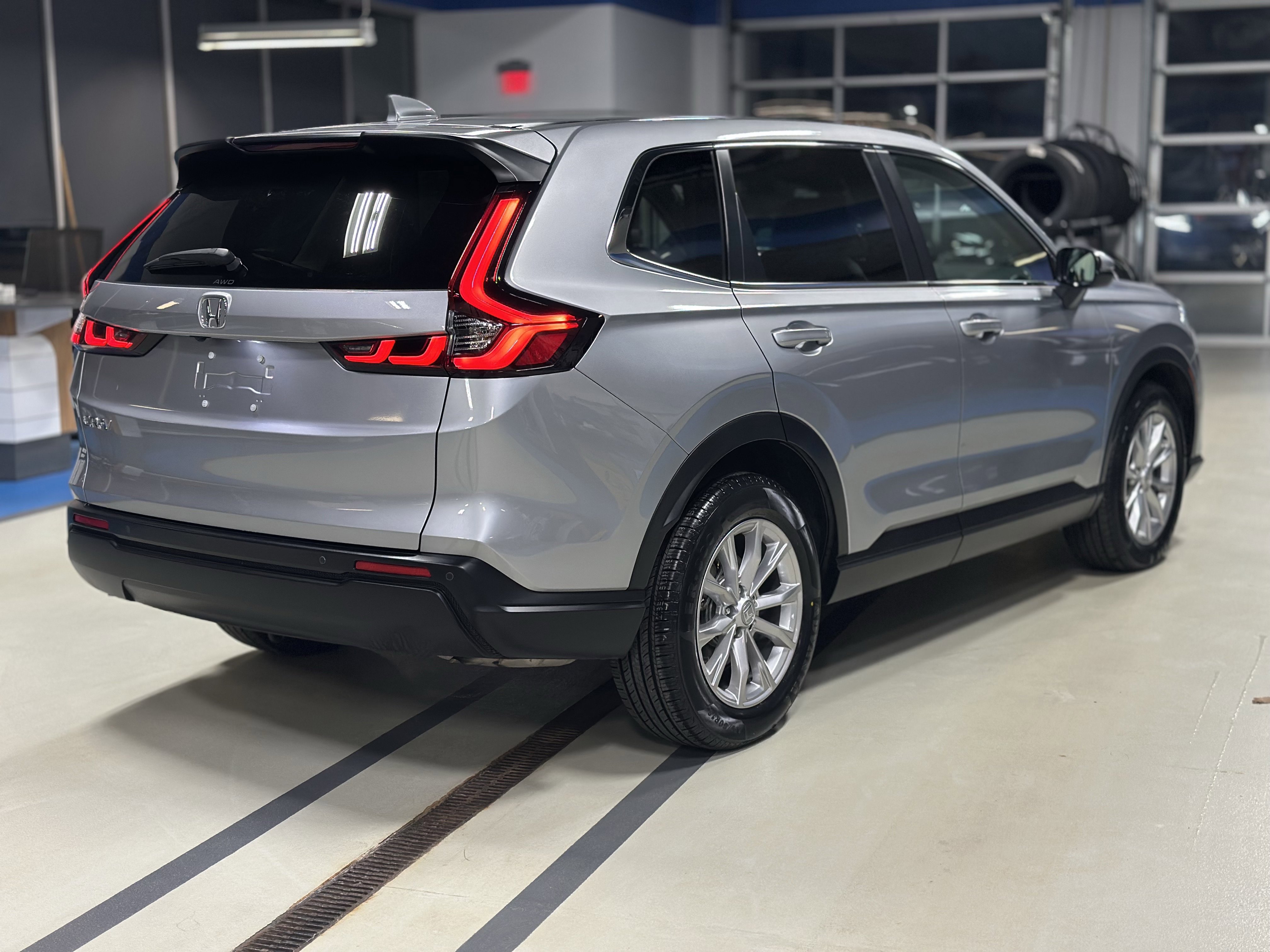 Used 2023 Honda CR-V EX-L image 4