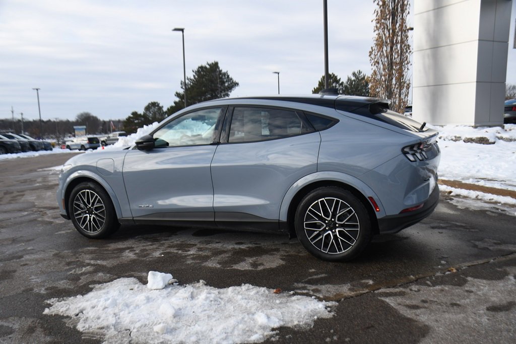 Used 2025 Ford Mustang Mach-E Premium image 3