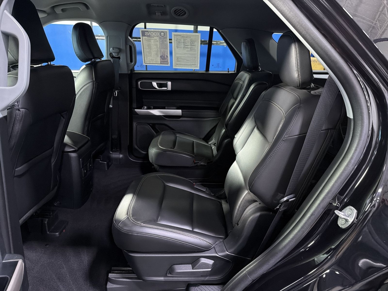 Used 2023 Ford Explorer XLT w/ Equipment Group 202A AWD/4WD image 30