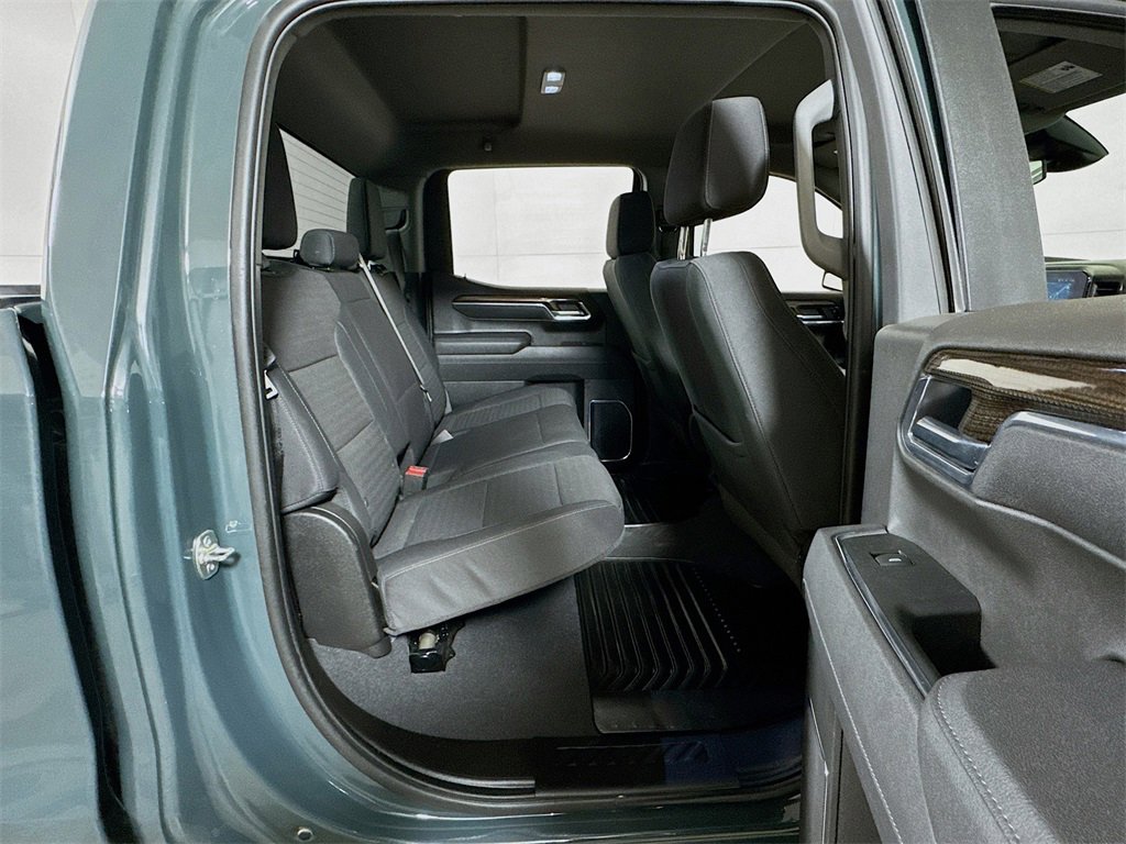 Used 2025 Chevrolet Silverado 1500 LT image 25