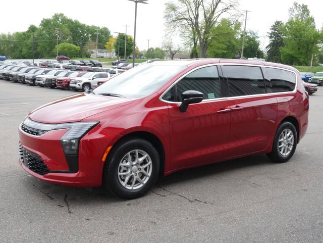 New 2027 Chrysler Pacifica Select FWD image 8