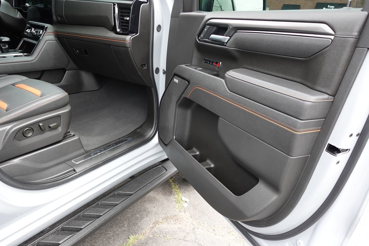 Used 2025 GMC Sierra 1500 AT4 w/ Technology Package AWD/4WD image 41