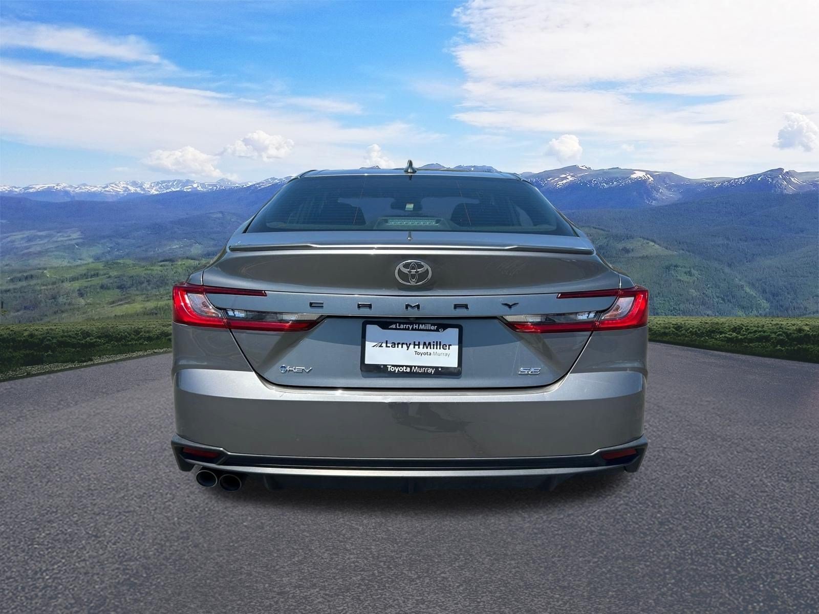 Used 2025 Toyota Camry SE FWD image 4