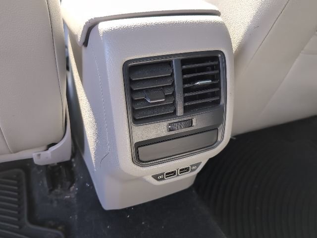 Used 2019 Volkswagen Passat 2.0T SE R-Line image 26