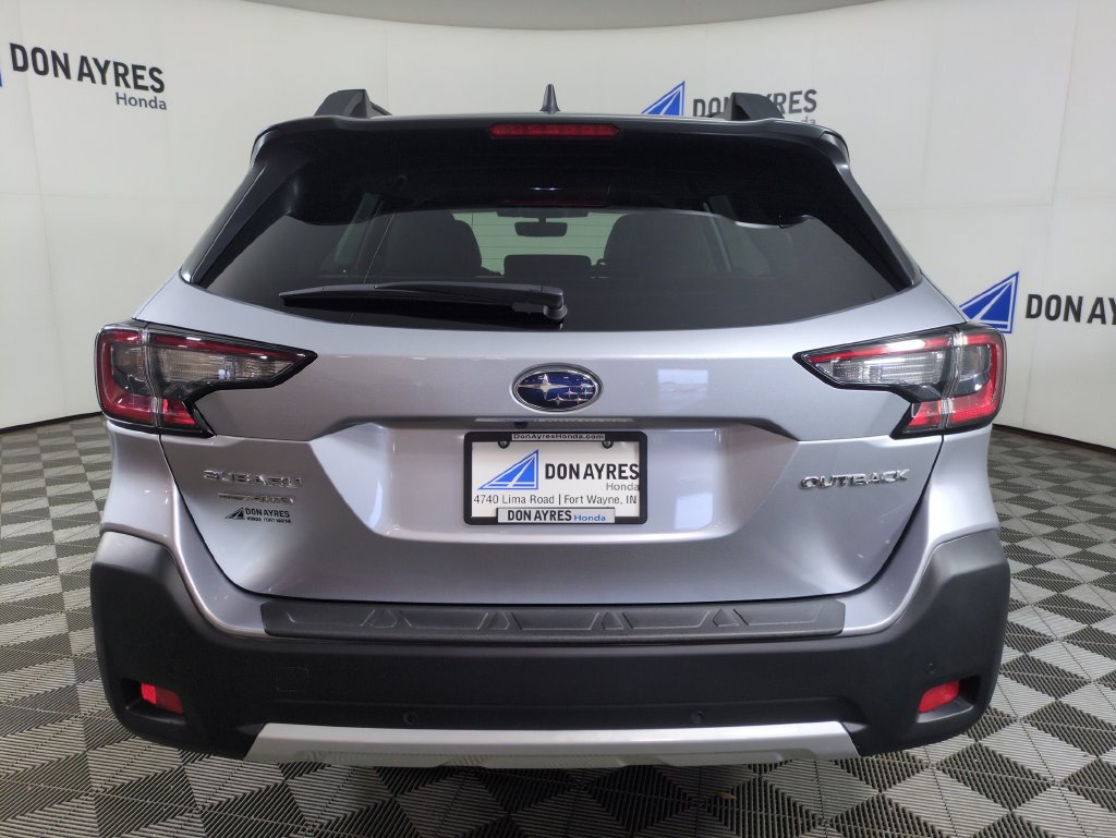 Used 2025 Subaru Outback Limited AWD/4WD image 4