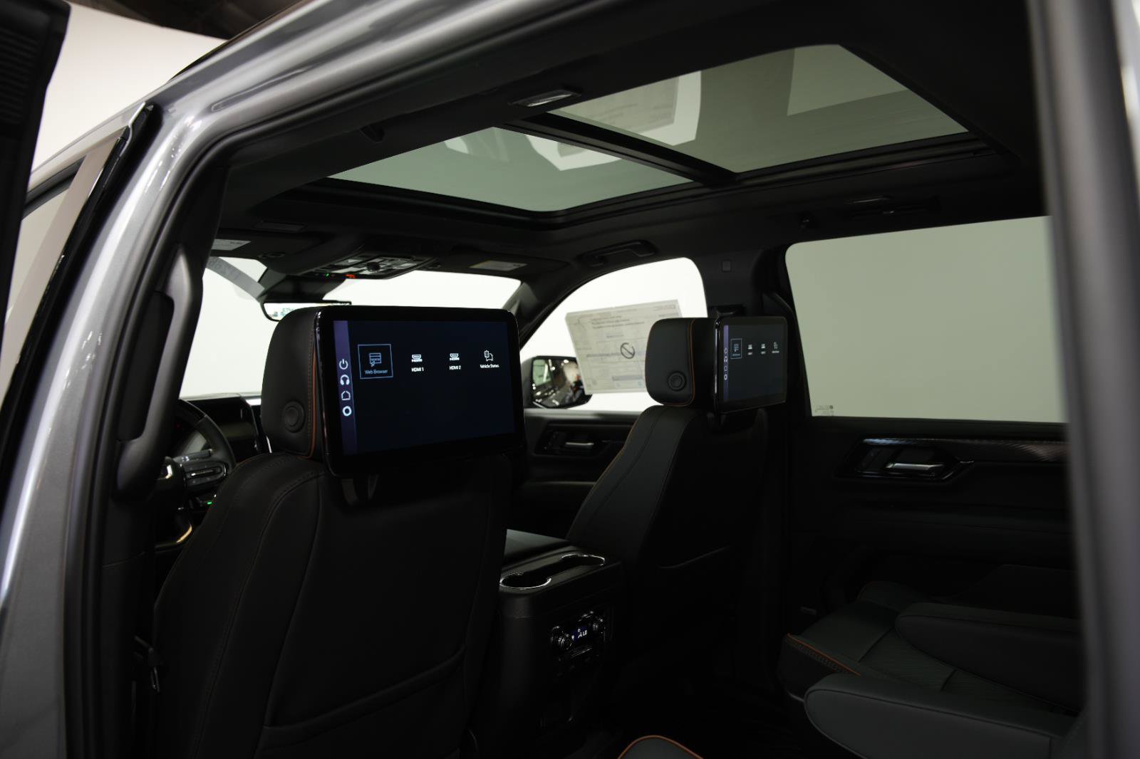 New 2026 GMC Yukon XL AT4 w/ AT4 Premium Plus Package AWD/4WD image 27