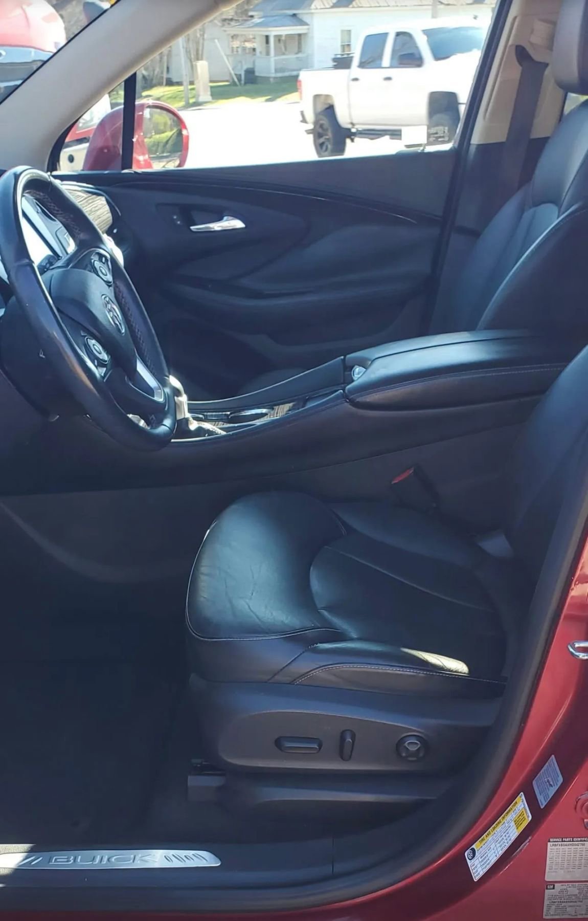 Used 2017 Buick Envision Essence w/ LPO, Cargo Package FWD image 9