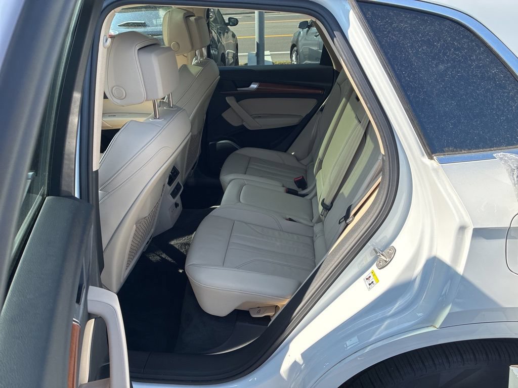 Used 2023 Audi Q5 e Premium w/ Convenience Package AWD/4WD image 17