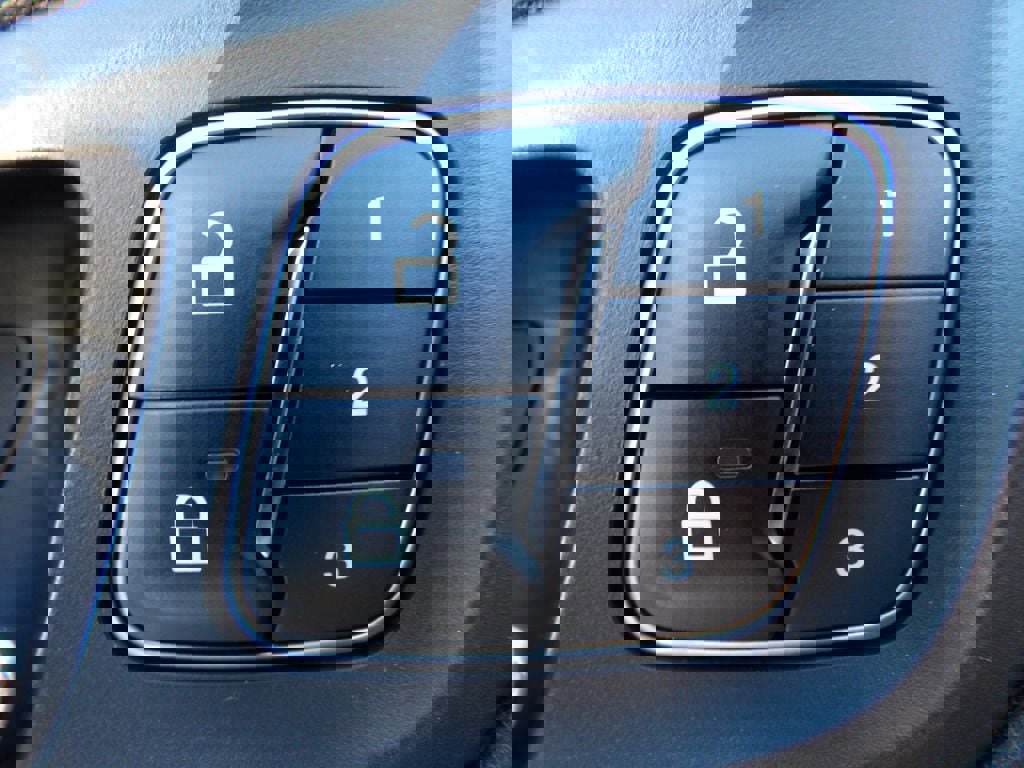 Used 2019 Ford Escape Titanium image 11