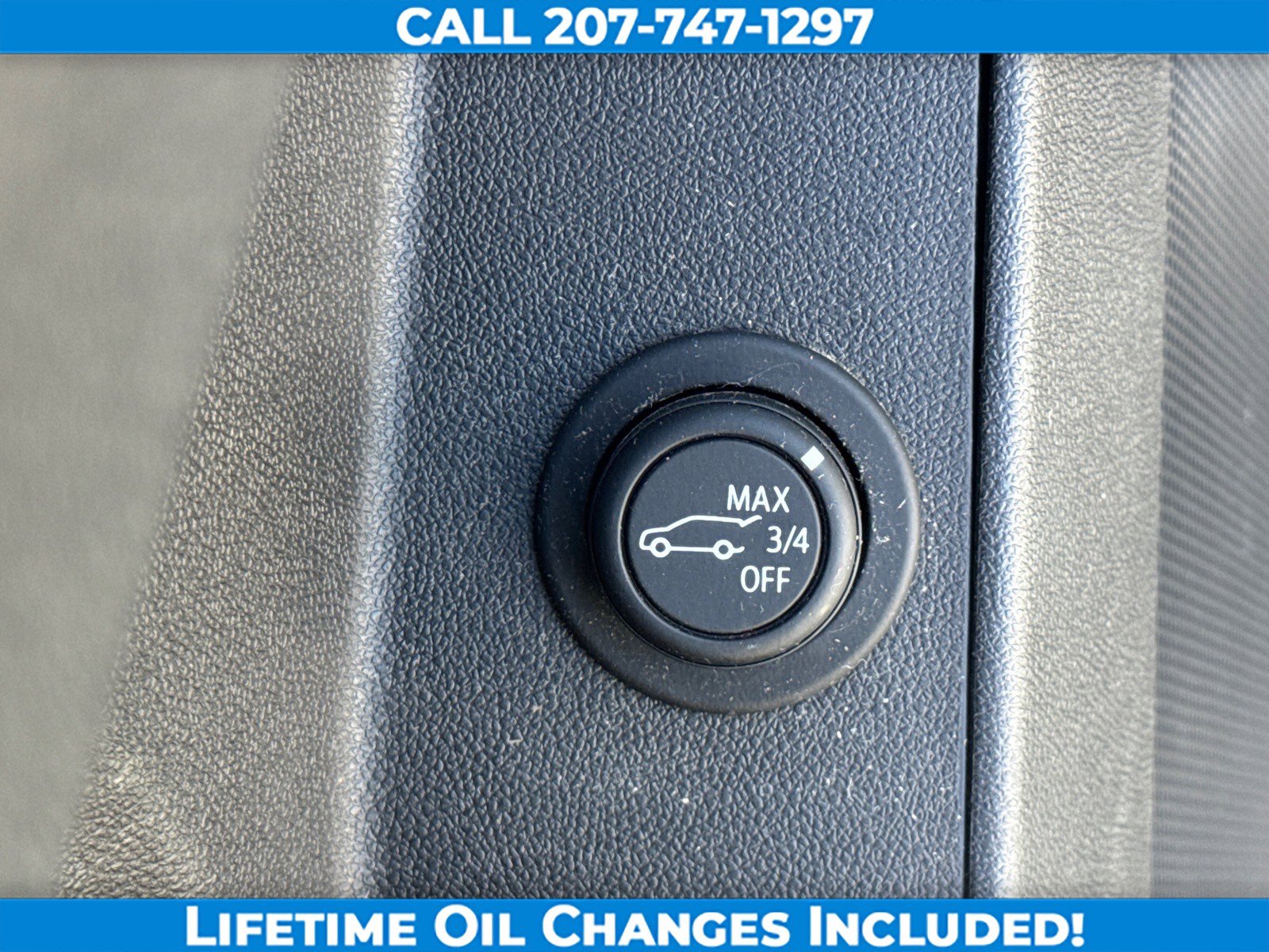 Used 2020 Chevrolet Equinox LT w/ Driver Convenience Package FWD image 12
