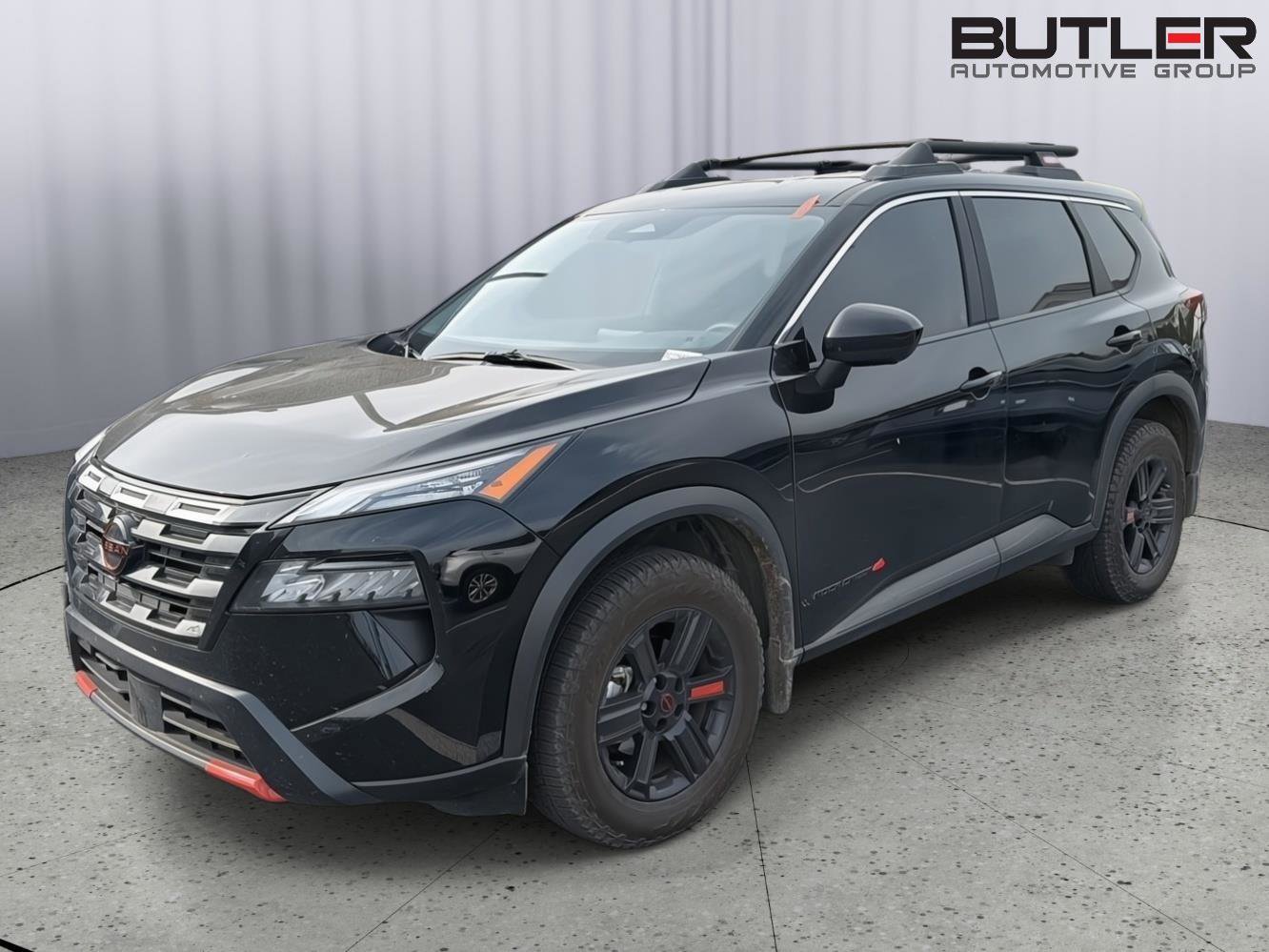 Used 2025 Nissan Rogue SV AWD/4WD image 2