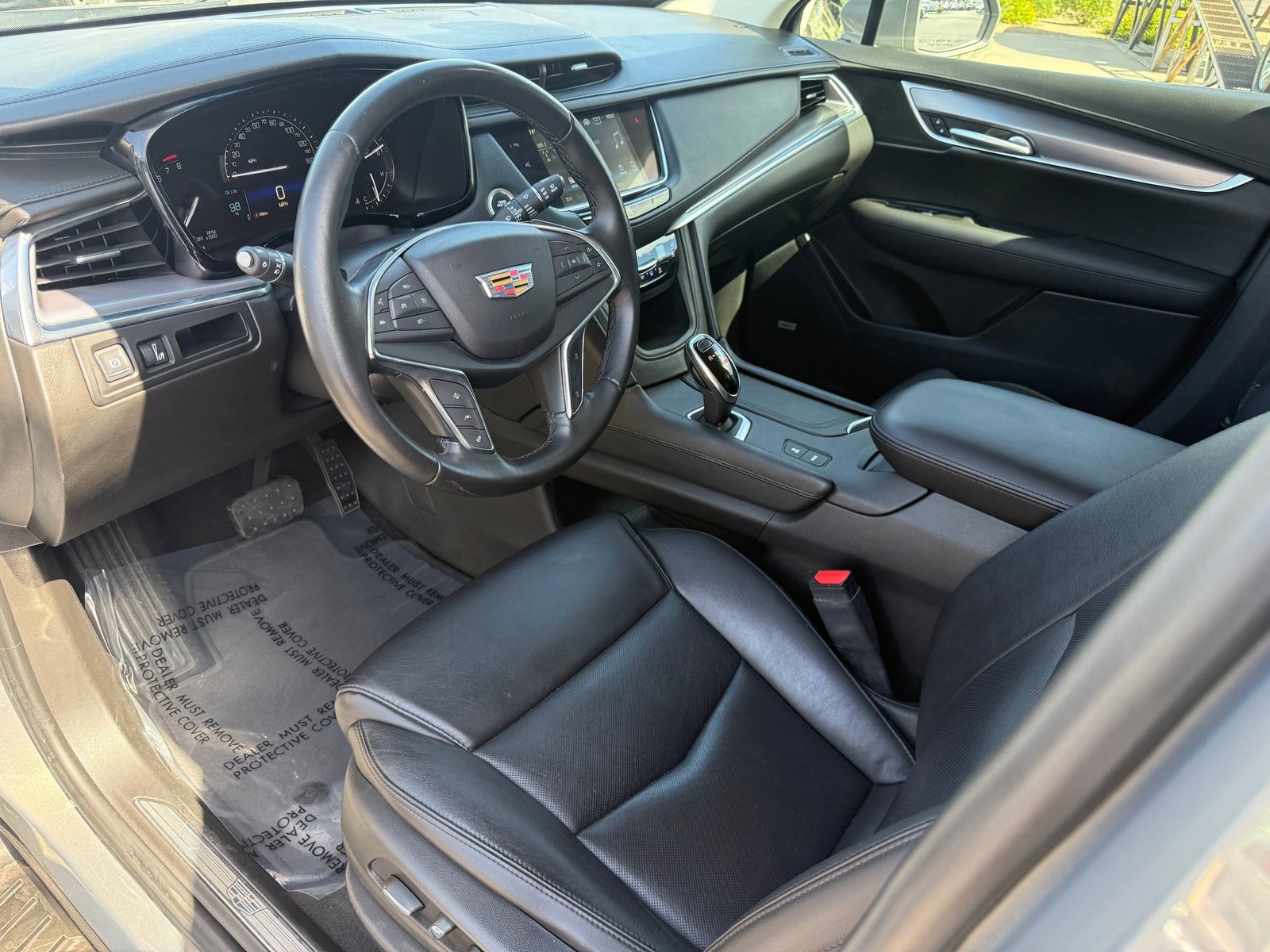 Used 2018 Cadillac XT5 Premium Luxury w/ LPO, Black Ice Package FWD image 12