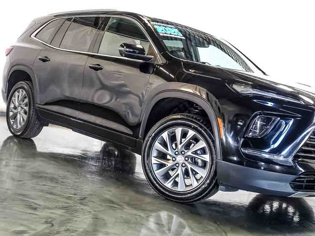 Used 2025 Buick Enclave Preferred AWD/4WD image 5