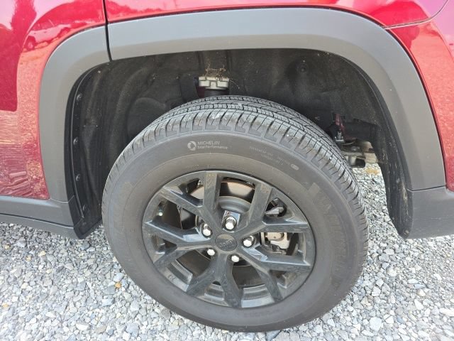 Used 2024 Jeep Grand Cherokee Altitude AWD/4WD image 14