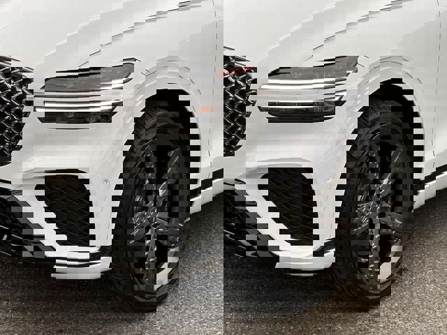 Used 2025 Genesis GV70 3.5T Sport w/ Sport Advanced Package image 8