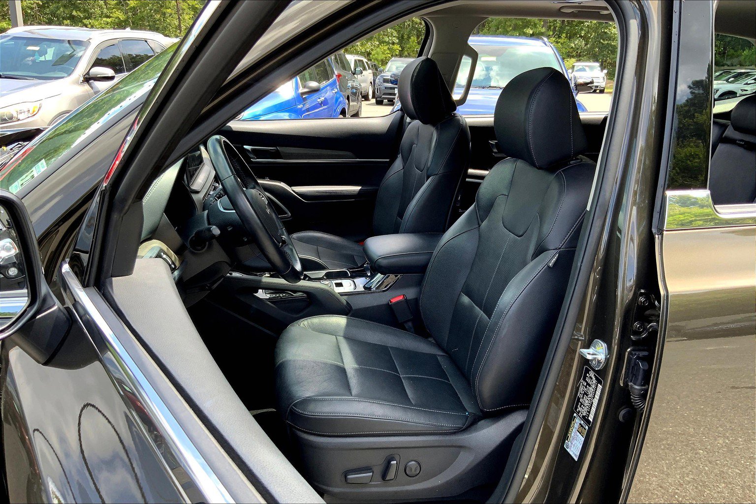 Used 2022 Kia Telluride EX image 27
