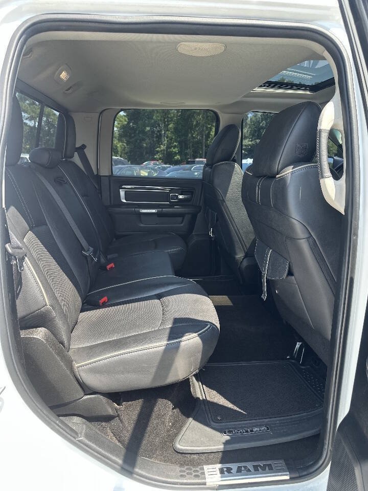 Used 2014 RAM 1500 Limited RWD image 30