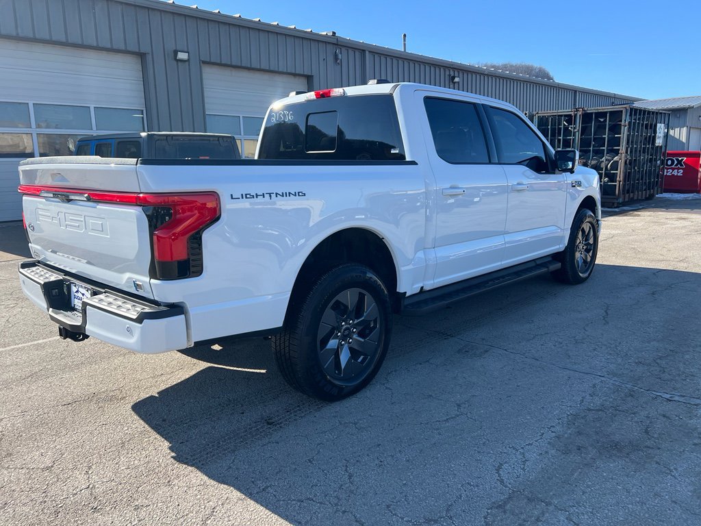 Used 2025 Ford F150 Lightning Lariat image 3