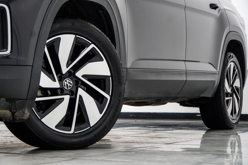 Used 2024 Volkswagen Atlas SE AWD/4WD image 4
